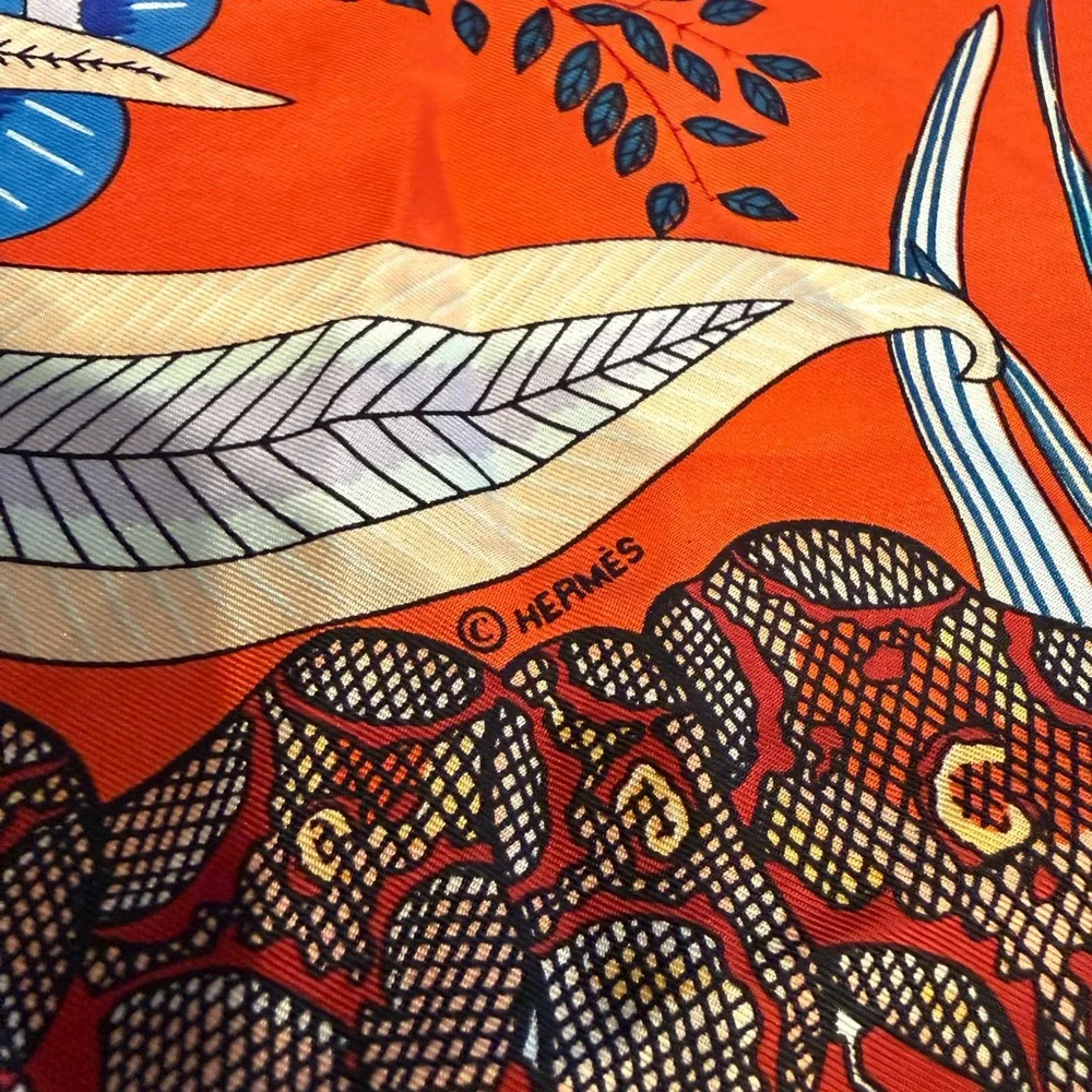 Hermes Flowers of South of Africa Scarf - Picture 4 of 6